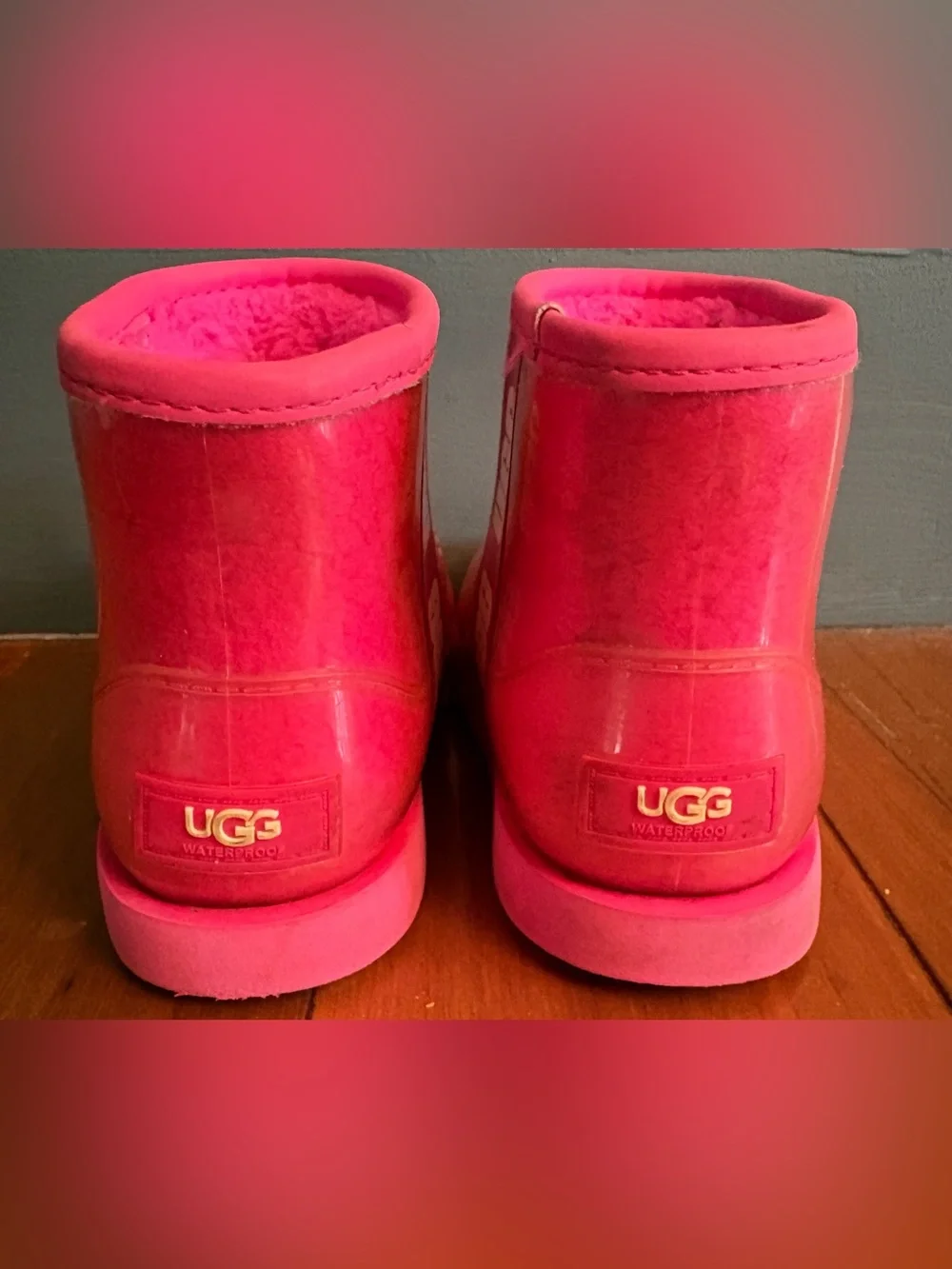 UGG Classic Clear Mini Boots Girls Size 11 Taffy PINK Sheepskin Waterproof